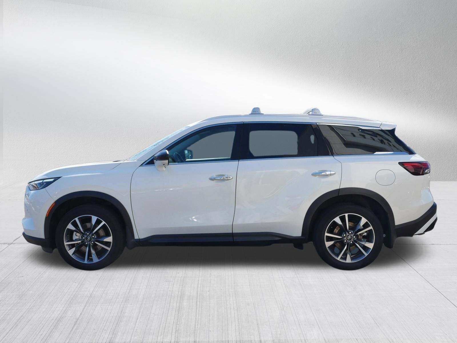 Certified 2025 INFINITI QX60 Luxe w/ Cargo Package AWD/4WD image 4