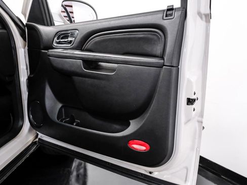 Used 2013 Cadillac Escalade Platinum RWD image 57