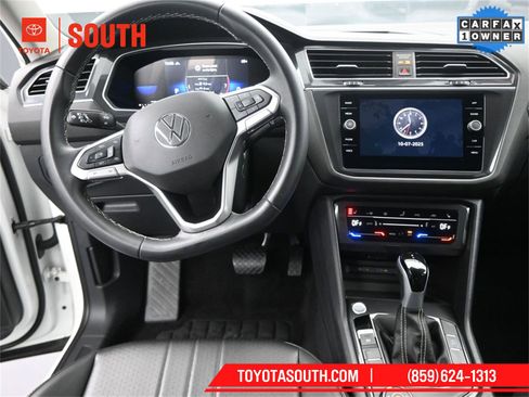 Used 2024 Volkswagen Tiguan SE image 11