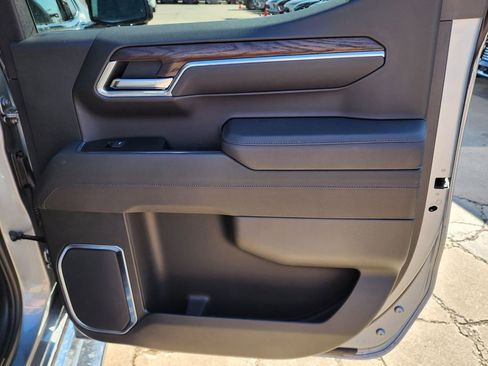 New 2026 GMC Sierra 1500 SLT image 40