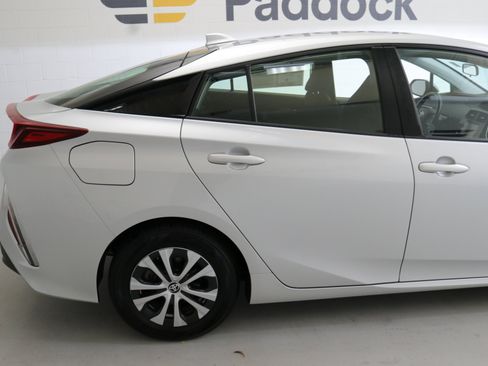 Used 2021 Toyota Prius Prime LE image 9