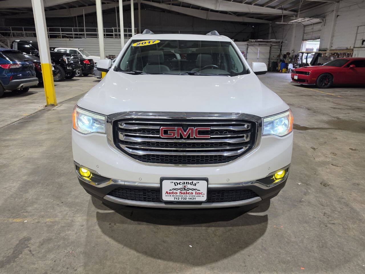 Used 2017 GMC Acadia SLT w/ LPO, Floor Liner Package AWD/4WD image 18