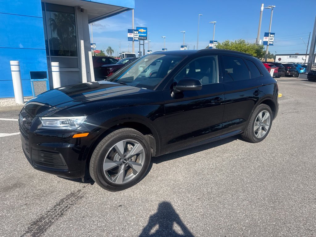 Used 2020 Audi Q5 2.0T Premium w/ Titanium Sport Package AWD/4WD image 1