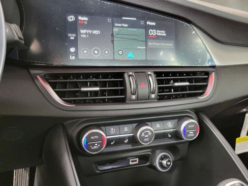 New 2025 Alfa Romeo Giulia w/ Veloce Package Rwd image 46