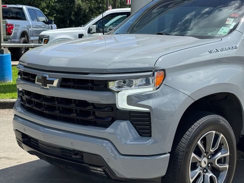Used 2025 Chevrolet Silverado 1500 RST w/ Convenience Package II RWD image 2