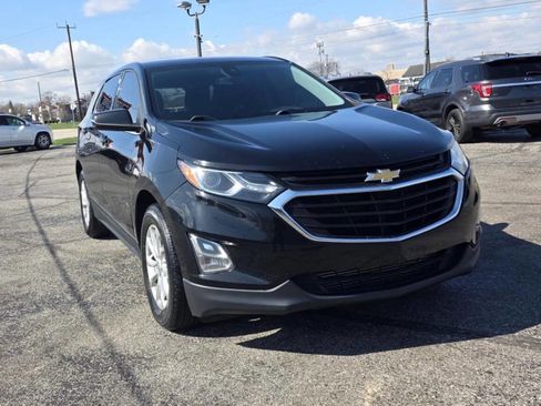 Used 2019 Chevrolet Equinox LT w/ Driver Convenience Package FWD image 8