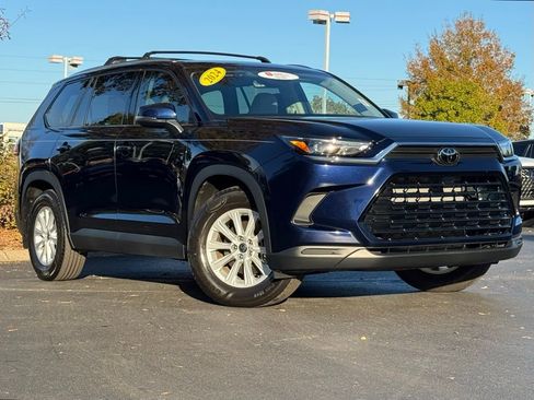 Used 2024 Toyota Grand Highlander XLE image 2