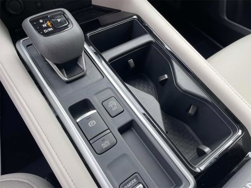 New 2025 Nissan Pathfinder SL image 21