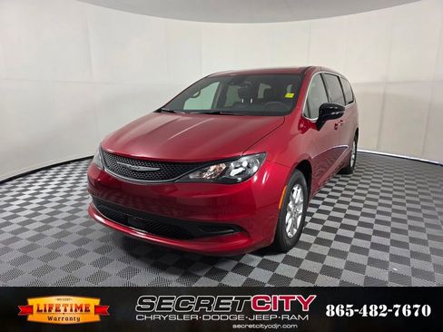 New 2026 Chrysler Voyager LX image 3