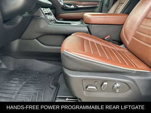 Used 2023 GMC Yukon XL Denali Ultimate image 15