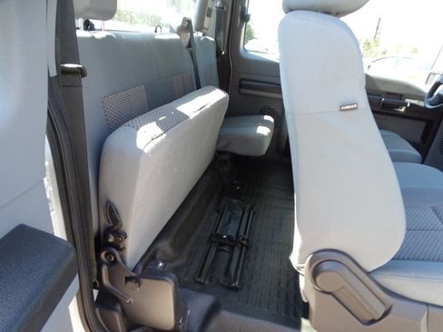Used 2015 Ford F250 4x4 SuperCab FX4 w/ Power Equipment Group image 32
