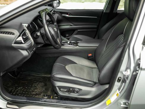 Certified 2022 Toyota Camry SE w/ Convenience Package image 25