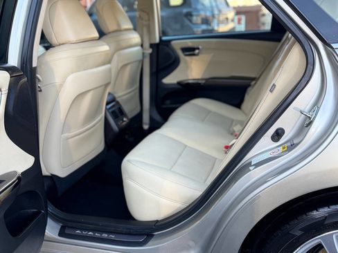 Used 2014 Toyota Avalon Limited image 34