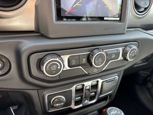 Used 2019 Jeep Wrangler Unlimited Sport S AWD/4WD image 51