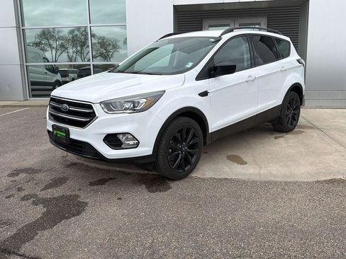 Used 2018 Ford Escape SE w/ SE Sport Appearance Package AWD/4WD image 1
