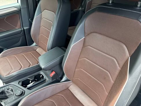 Used 2024 Volkswagen Tiguan SEL R-Line AWD/4WD image 9