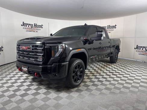 Used 2025 GMC Sierra 2500 AT4 image 1