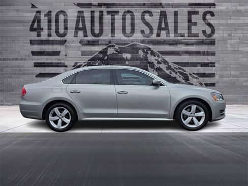 Used 2013 Volkswagen Passat 2.5 SE FWD image 2