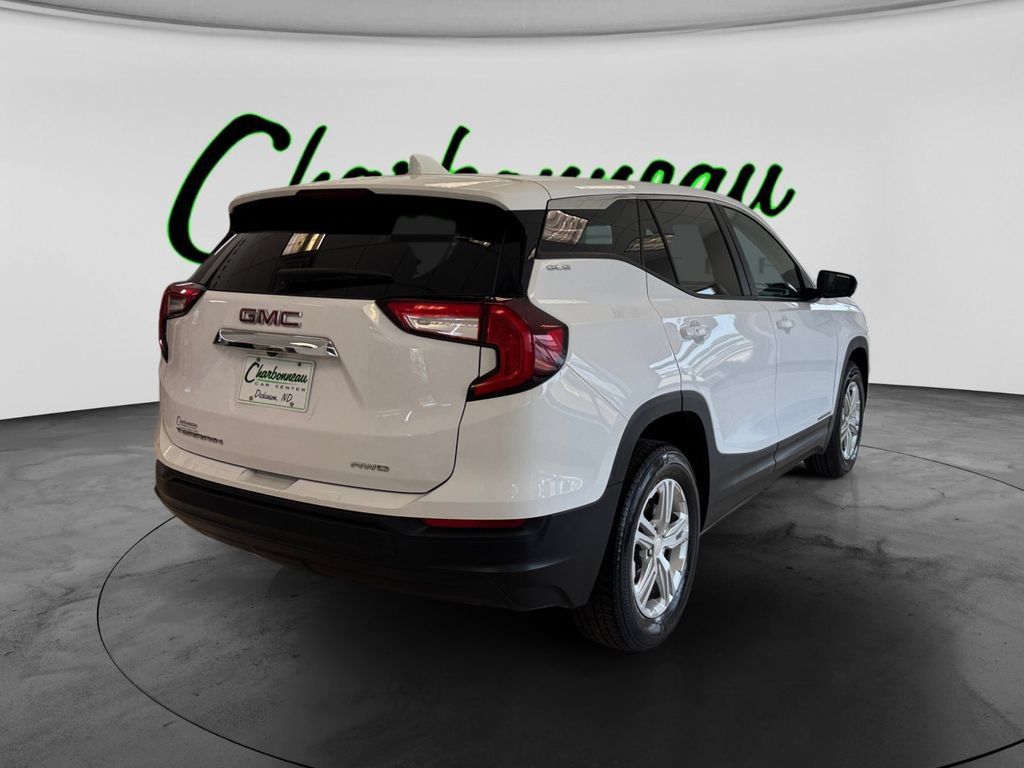 Used 2024 GMC Terrain SLE AWD/4WD image 5