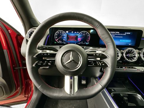 Used 2026 Mercedes-Benz GLB 250 4MATIC image 11