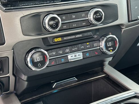 Used 2022 Ford F250 Lariat w/ Lariat Value Package image 28