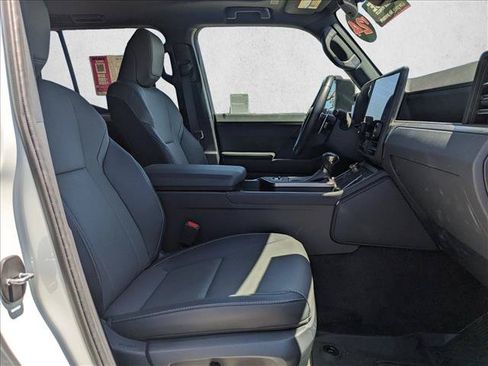 Used 2024 Lexus GX 550 w/ Cold Area Package AWD/4WD image 21