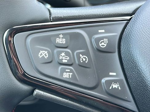Used 2023 Chevrolet Equinox RS w/ RS Leather Package FWD image 18