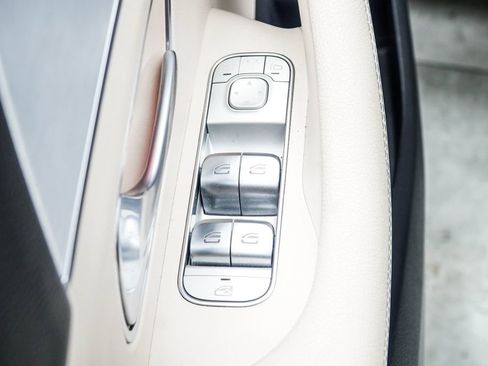 Used 2025 Mercedes-Benz GLE 350 4MATIC image 37