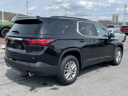 Used 2023 Chevrolet Traverse LT FWD image 3