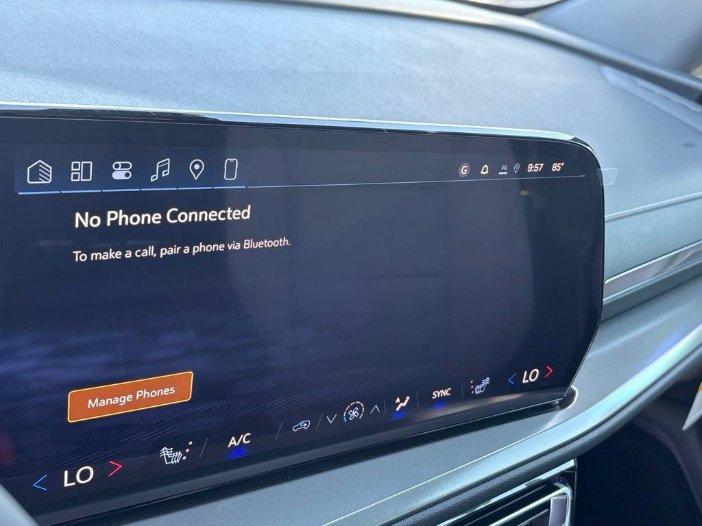 New 2027 Chevrolet Traverse LT FWD image 19