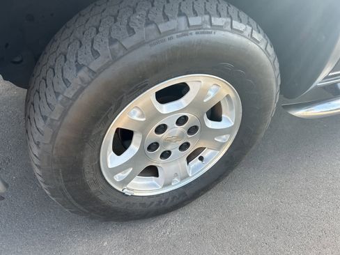 Used 2005 Chevrolet Avalanche Z71 w/ Sun And Sound Package image 12