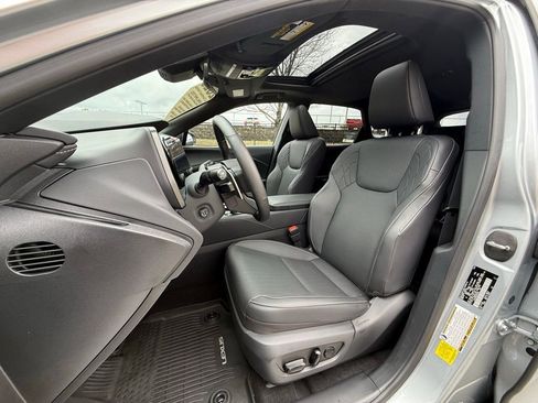 Certified 2025 Lexus RX 350 Premium w/ Accessory Package image 21