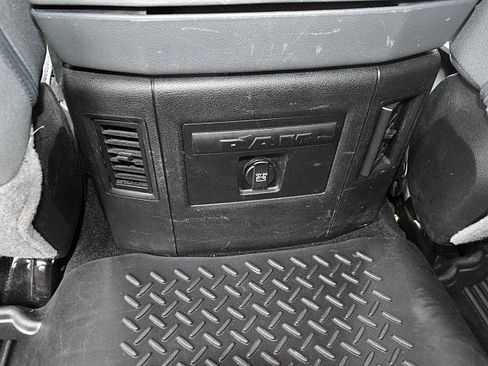 Used 2018 RAM 1500 SLT image 16