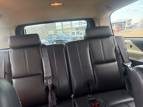 Used 2011 GMC Yukon XL SLT image 13