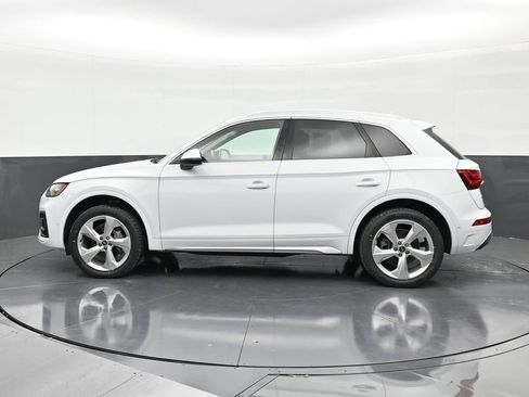Used 2021 Audi Q5 Prestige w/ Prestige Package image 2