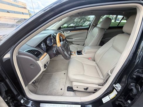Used 2012 Chrysler 300 Limited w/ Luxury Group RWD image 15