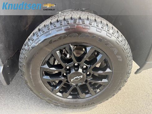 Used 2026 Chevrolet Silverado 2500 Custom w/ Custom Value Package AWD/4WD image 9