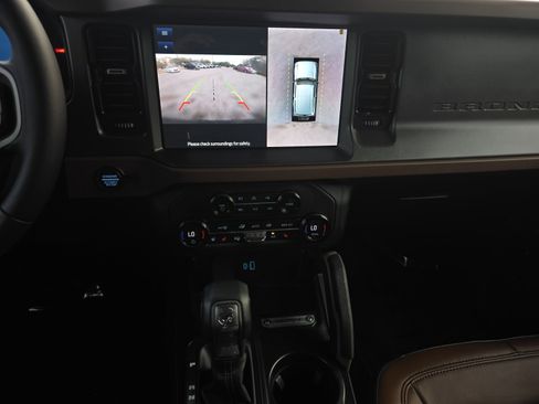 Used 2024 Ford Bronco Outer Banks image 16