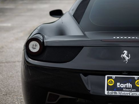 Used 2012 Ferrari 458 Italia Coupe RWD image 17