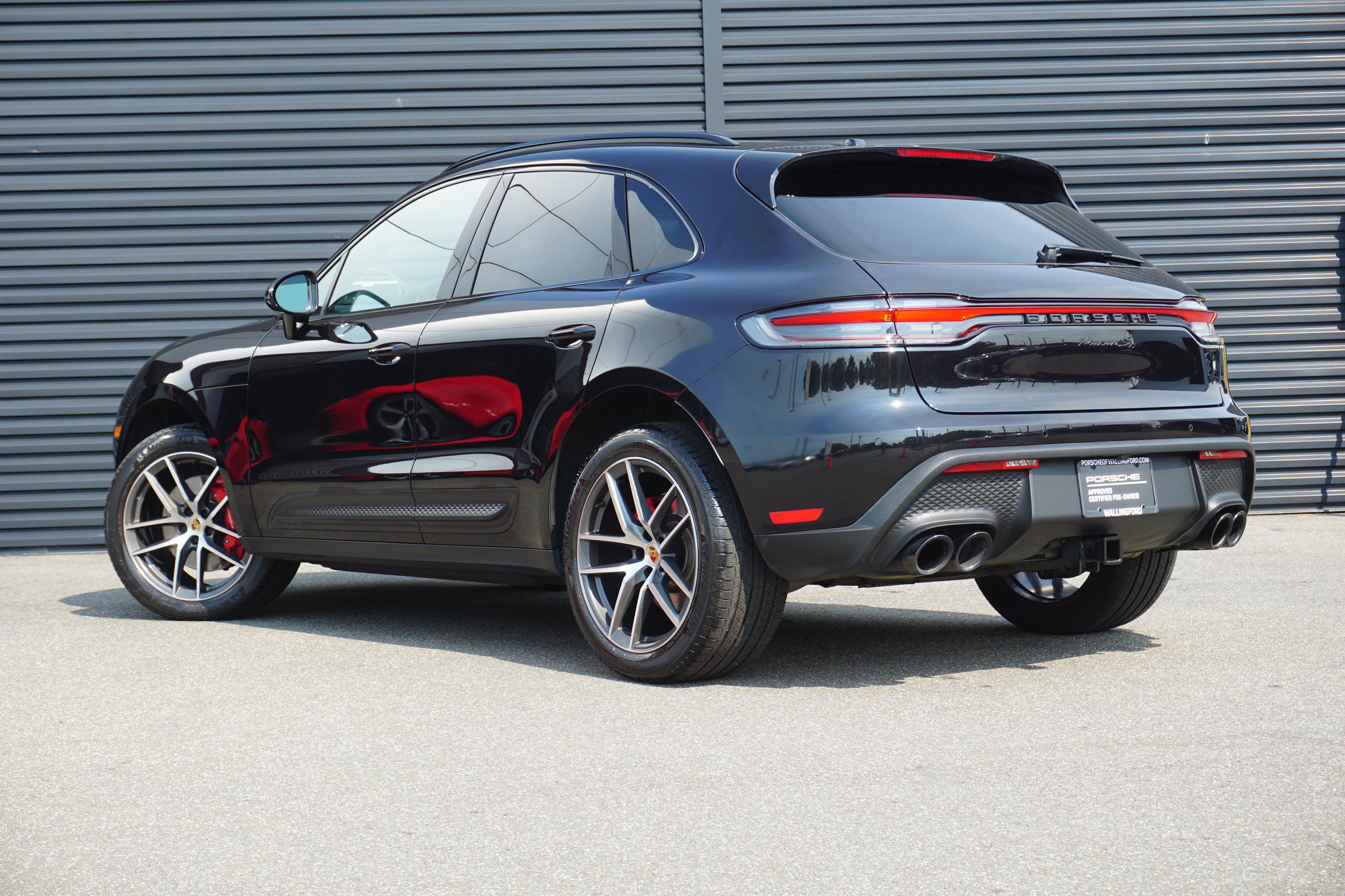 Certified 2023 Porsche Macan S AWD/4WD image 3
