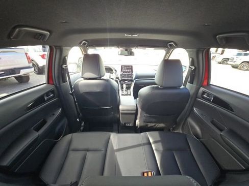 Used 2025 Mitsubishi Eclipse Cross image 14