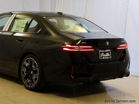 New 2027 BMW 550e xDrive w/ Premium Package AWD/4WD image 8