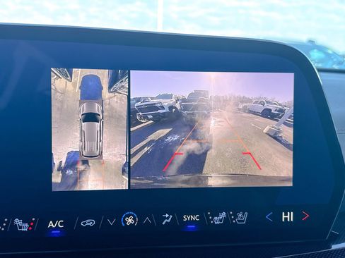 Certified 2024 Chevrolet Traverse RS w/ LPO, Floor Liner Package image 37