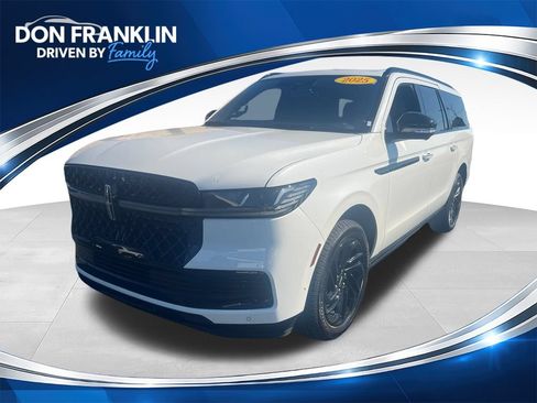 Used 2025 Lincoln Navigator L Reserve w/ Jet Appearance Package AWD/4WD image 1