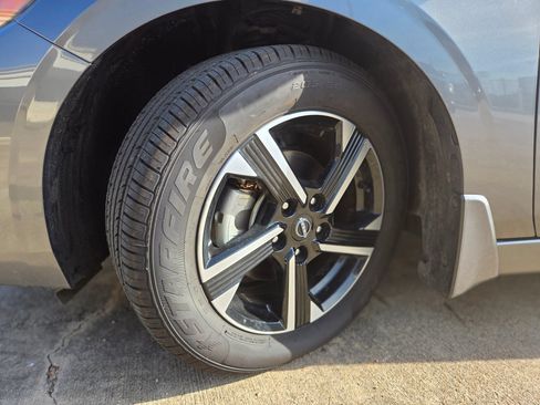 Used 2024 Nissan Sentra SV FWD image 33