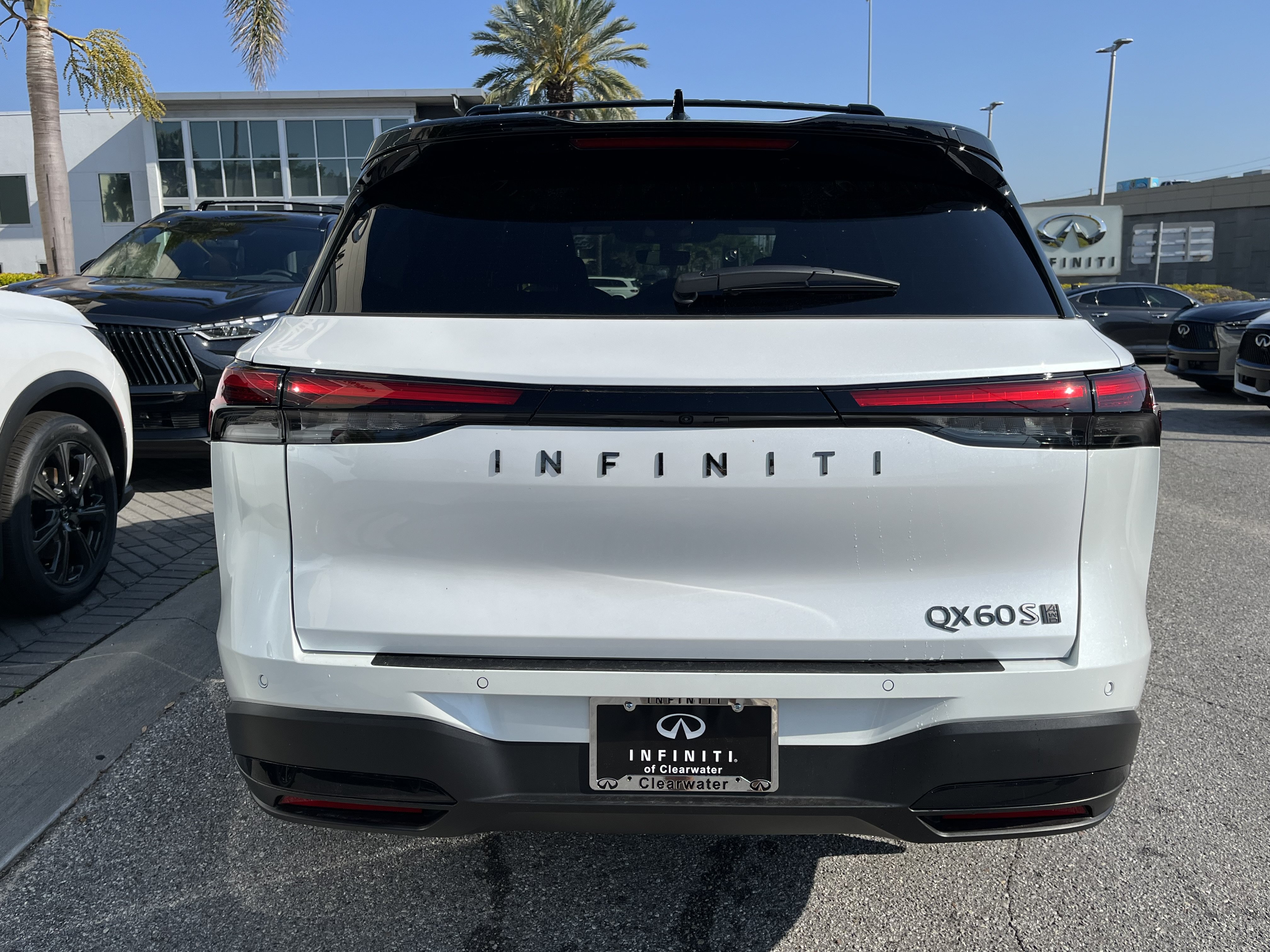 Used 2026 INFINITI QX60 Sport w/ Dark Cargo Package AWD/4WD image 4