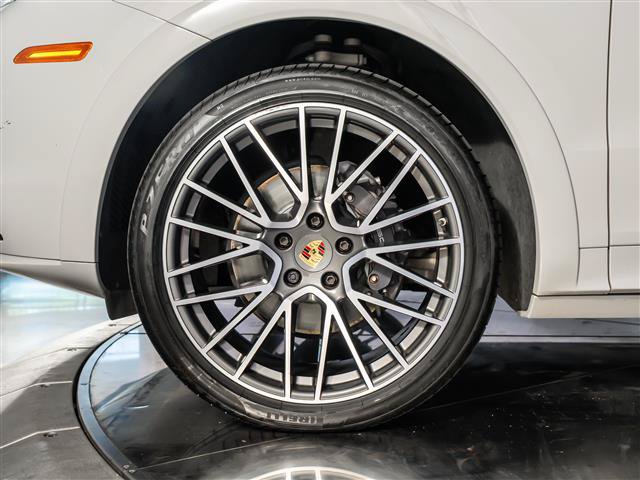 Certified 2023 Porsche Cayenne Platinum Edition AWD/4WD image 14