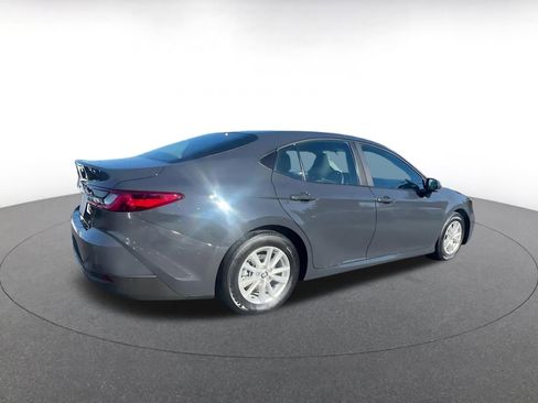 Used 2025 Toyota Camry LE image 12