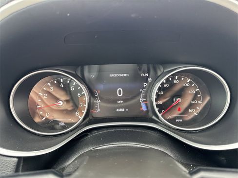 Used 2020 Jeep Compass Limited image 15