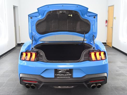 Used 2025 Ford Mustang GT Premium image 39